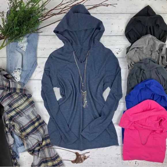 Layering Must Have • Soft V-Neck Charcoal Hoodie - Picture 2 of 5